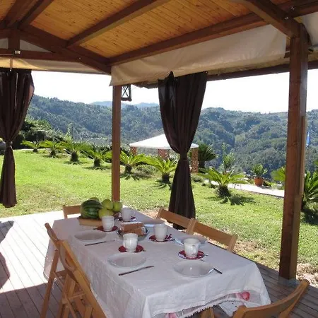 Sleeps 6 Pool Wifi Luciano