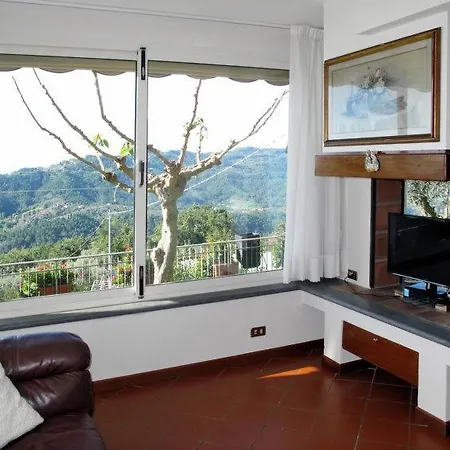Sleeps 6 Pool Wifi Luciano